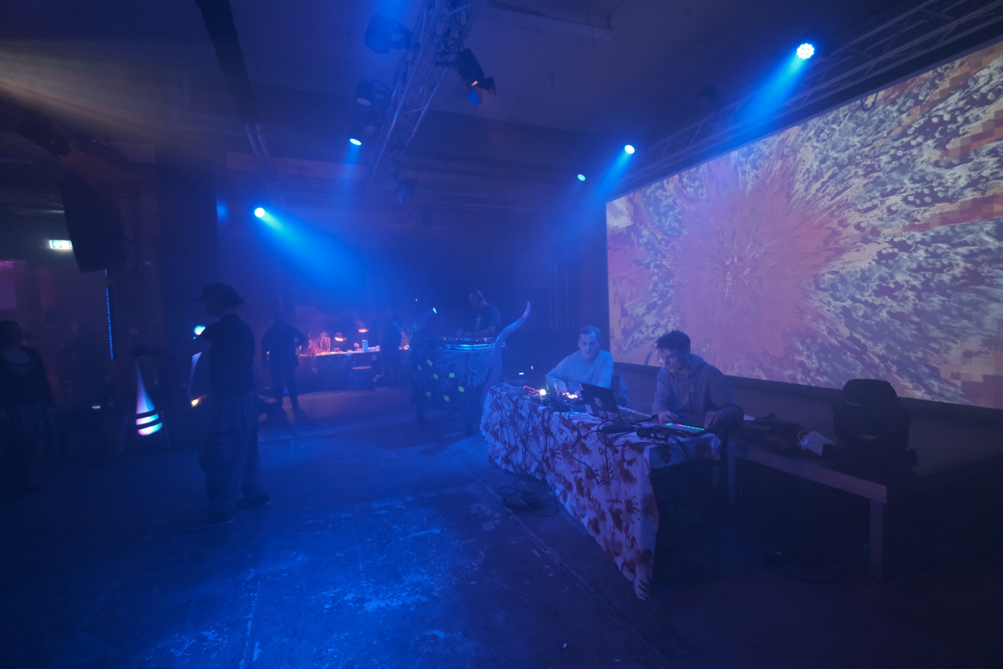 dl25_03_233545_tedXT3_7484