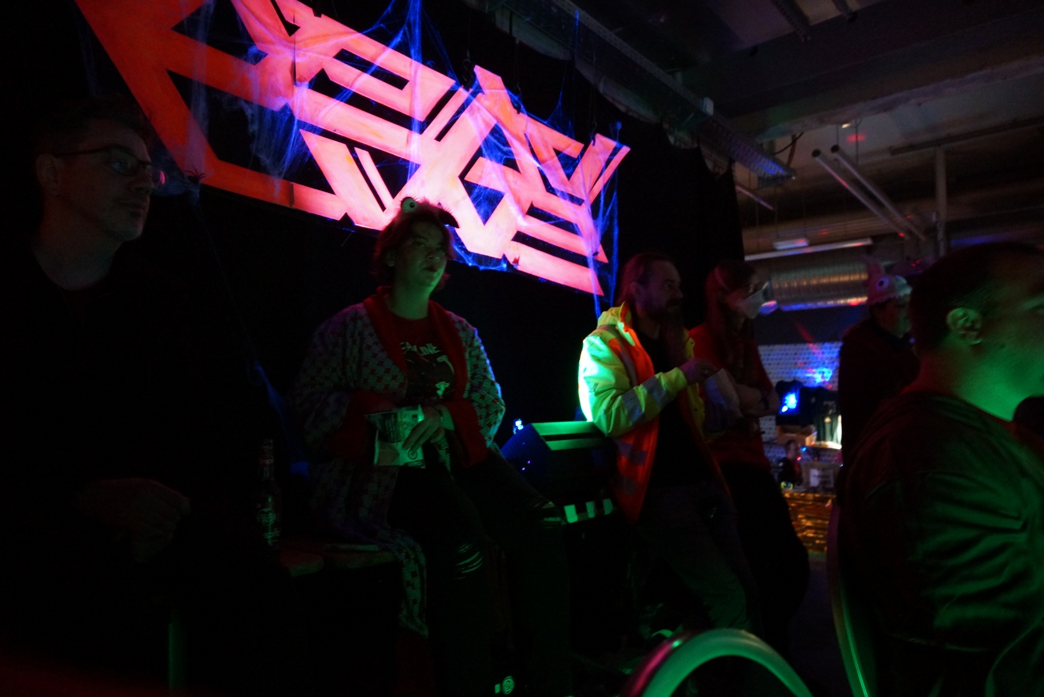 dl25_05_012203_KeyJ_06057