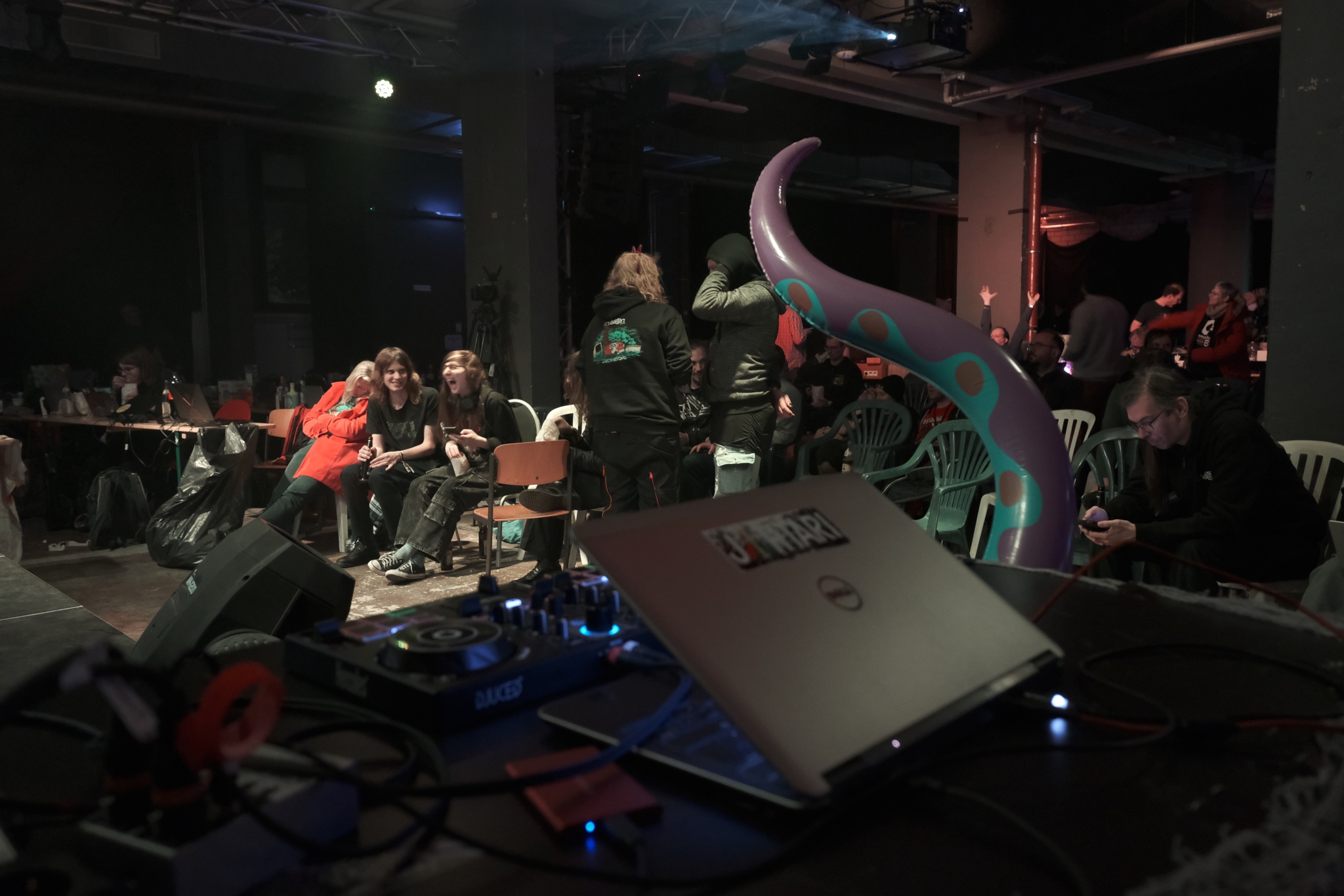 dl25_05_021505_tedXT3_7595